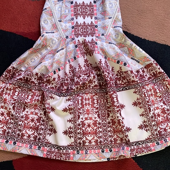 Patterned Dress - Picture 2 of 3